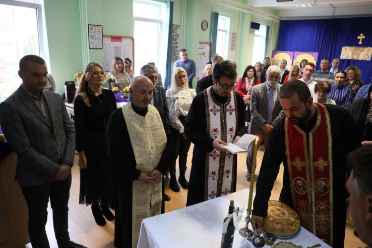 ШКОЛСКА СЛАВА СВЕТИ ВРАЧИ...